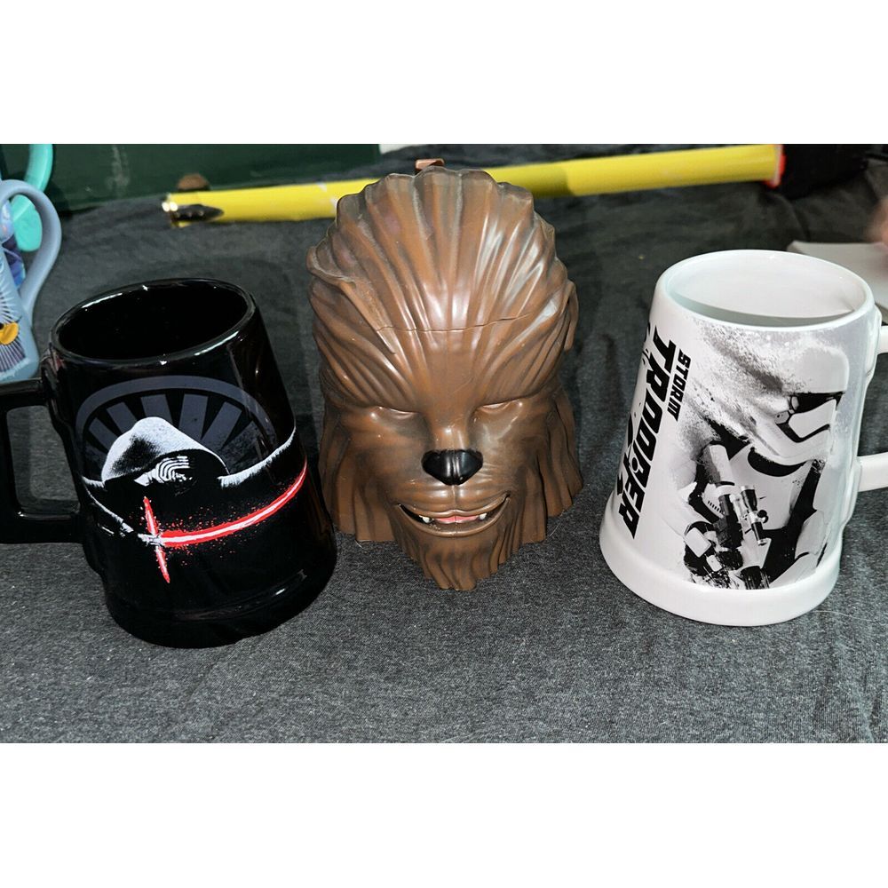Disney Parks Retired‎ Star Wars Movie Ceramic Coffee Mug 16oz Cup & Chubaka cup